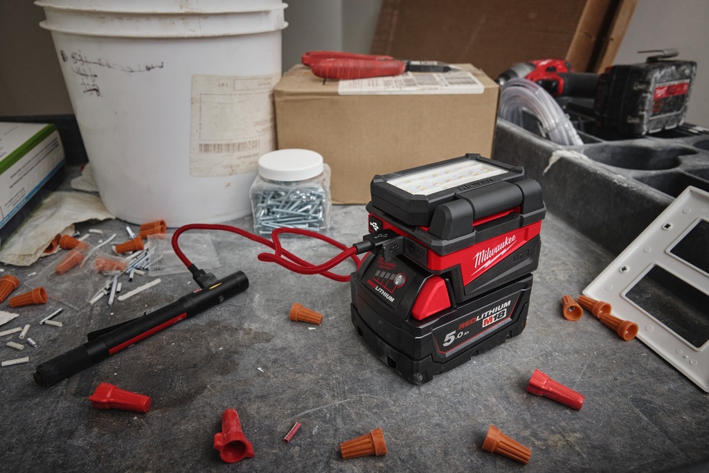 FOCO AREA OMPACTA "TRUEVIEW" M18 ALIS-0  (Sin Bat.)