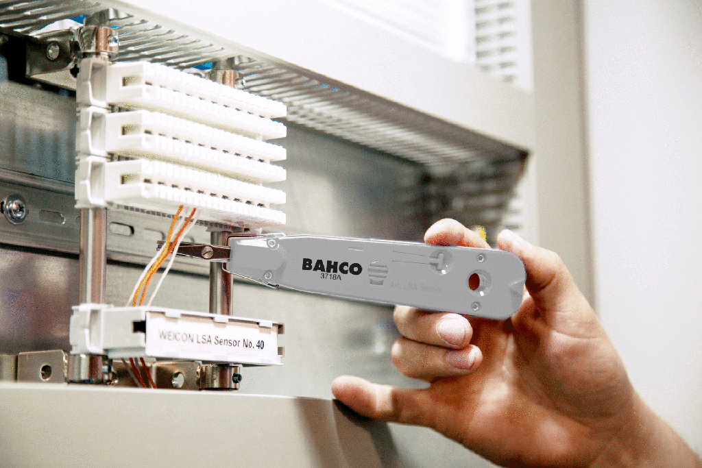 PELACABLES  Y HERRAMIENTA DE INSERCCIÓN PARA BLOQUES LSA 3718 A