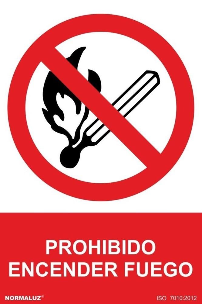 SEÑAL PROHIBIDO ENCENDER FUEGO PVC 0,7MM 210X300MM